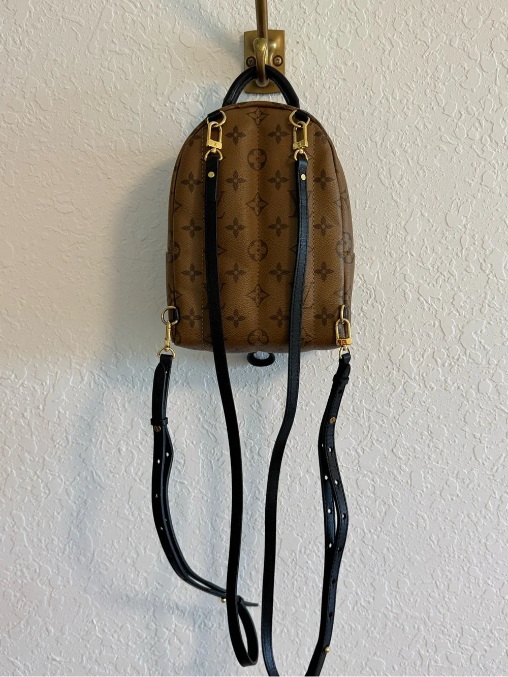 Louis Vuitton excellent condition—